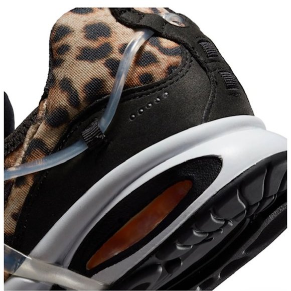 NIKE AIR KUKINI SE Men Kumquat Sneakers - Picture 8 of 13